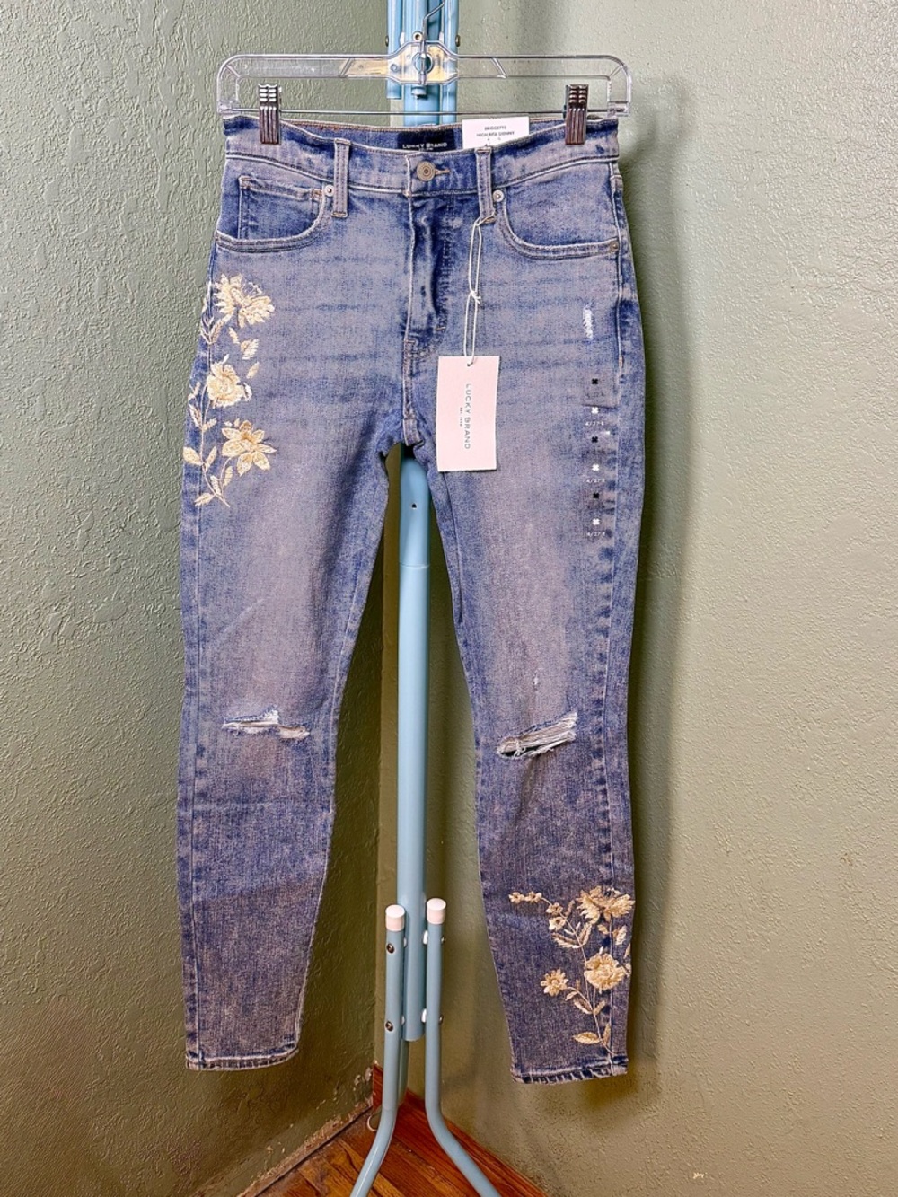 Lucky Brand Light Blue Embroidered Skinny Jeans - Picture 2 of 10